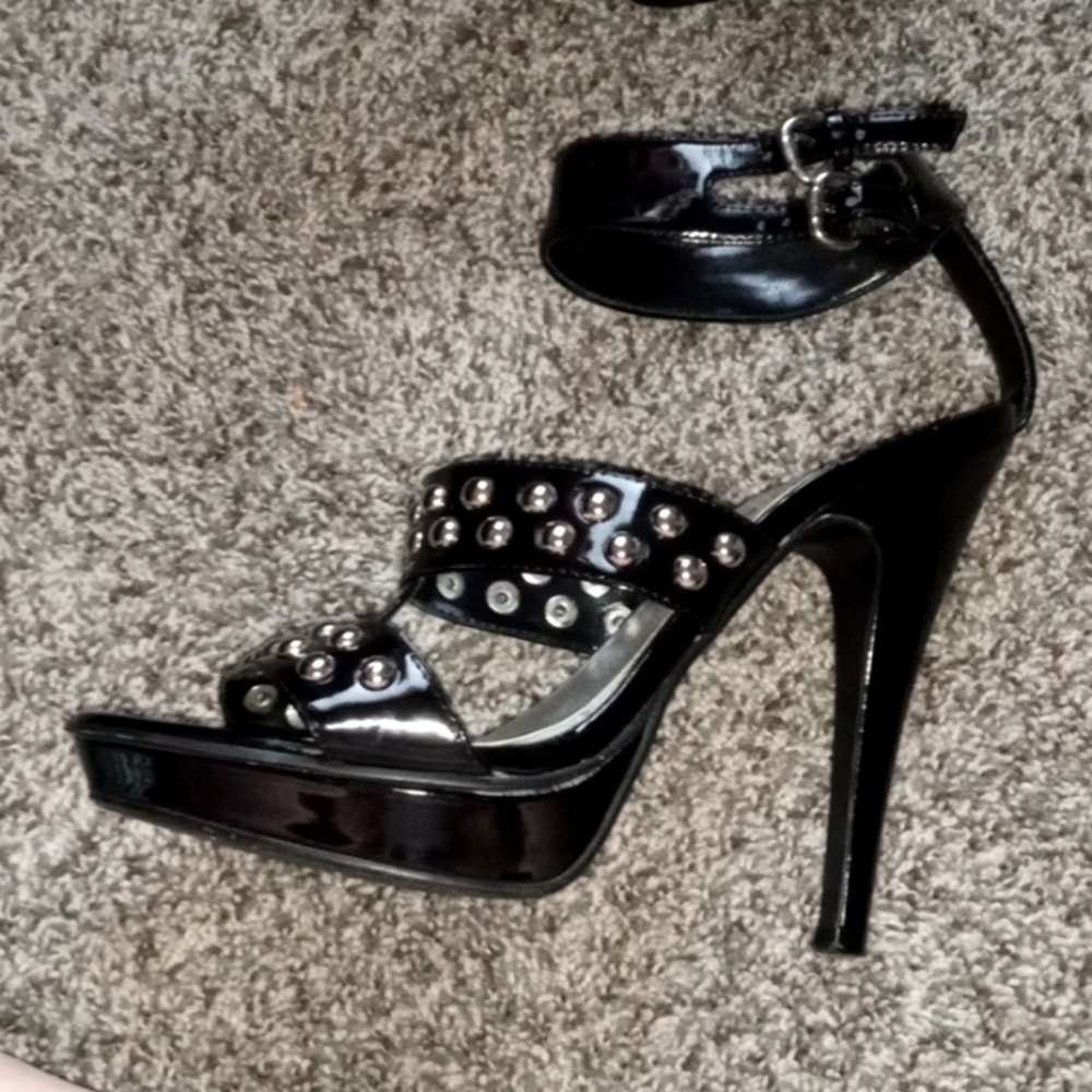 PAPRIKA PUMPS